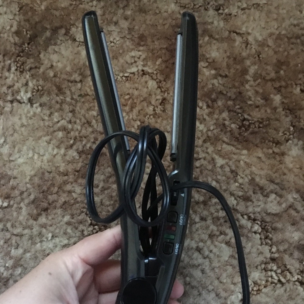 Conair straightener